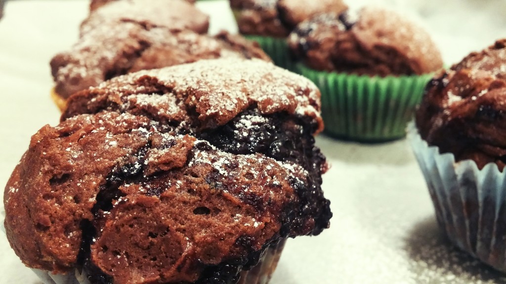 Muffinki czekoladowe z powidłami śliwkowymi