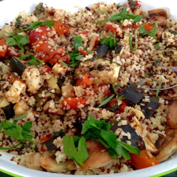Quinoa i kasza bulgur z pieczonymi warzywami