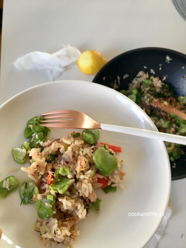 Ryż z wędzonym łososiem - danie w 15 minut